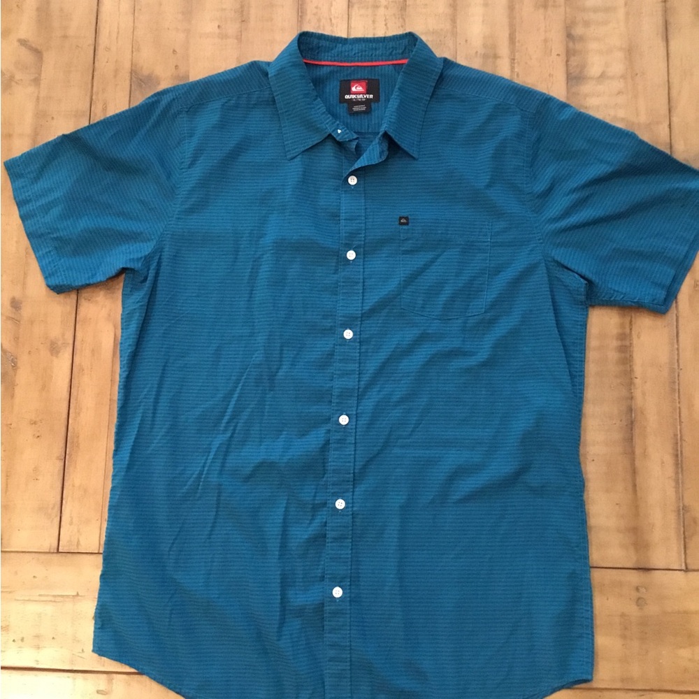 Quiksilver Men's Short Sleeve Button-Down Shirt in Teal Blue
